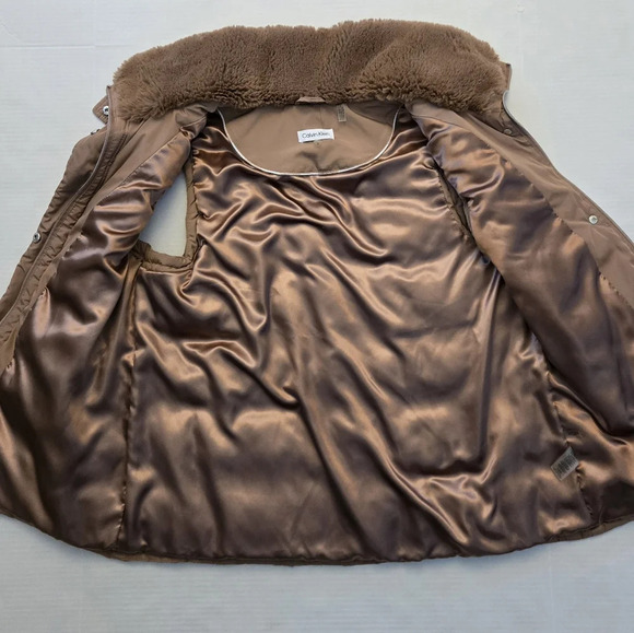 Brown Calvin Klein Faux fur puffed vest Size LARGE - Picture 7 of 12